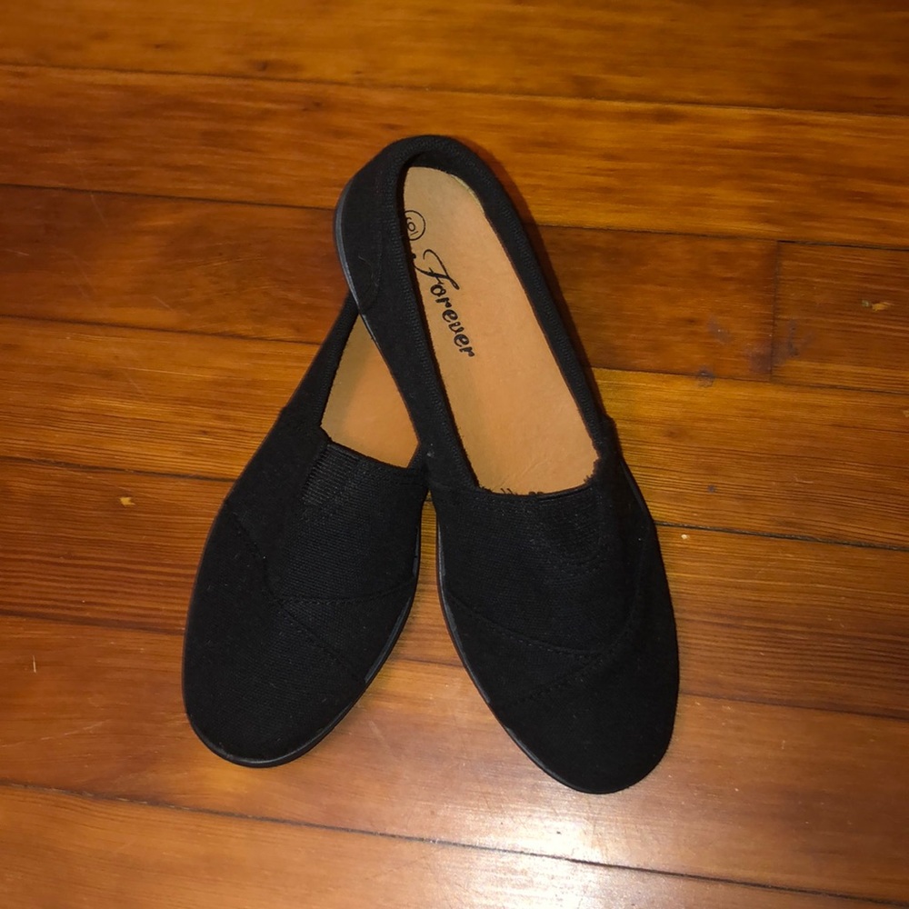 Black casual shoes